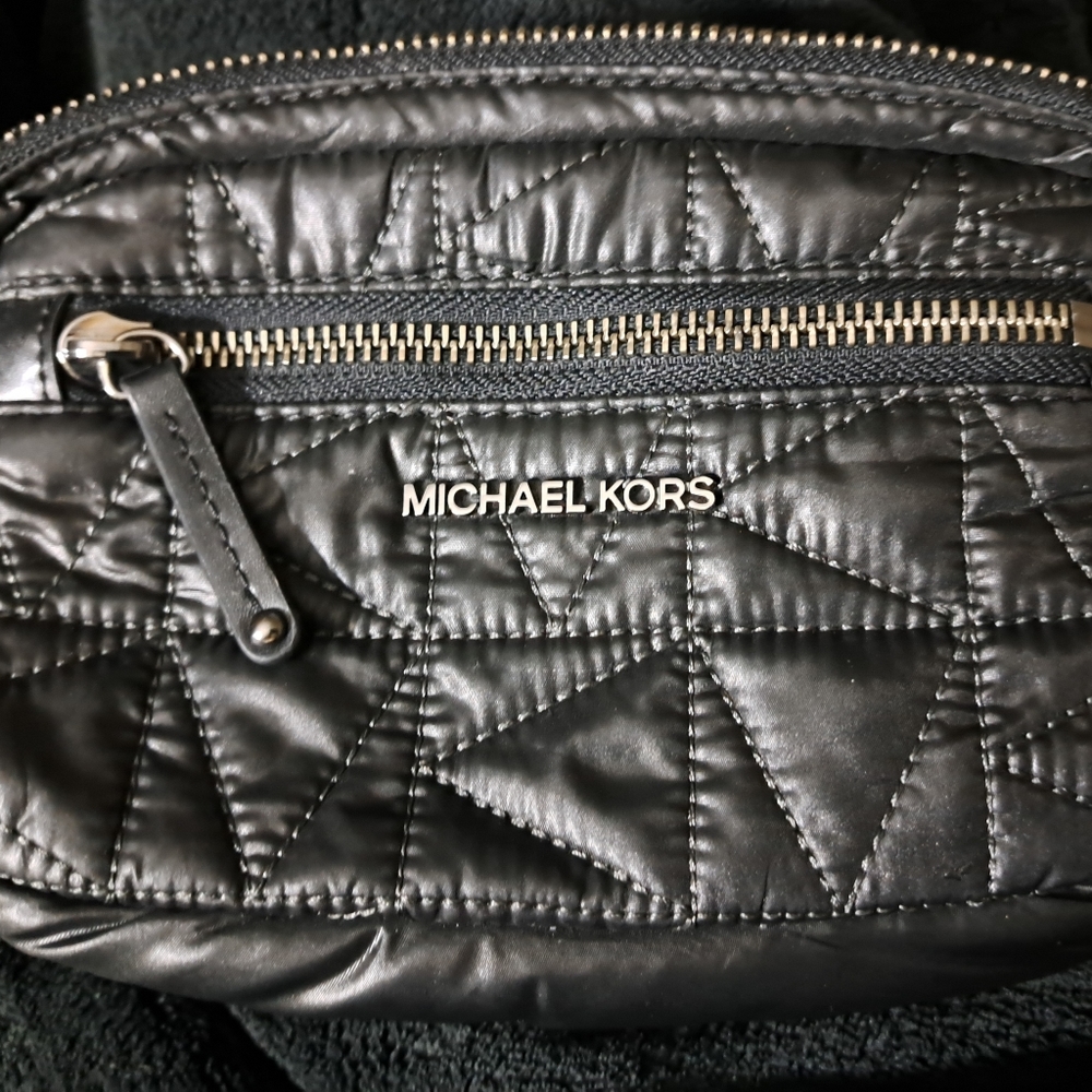 Michael Kors Winnie belt bag Crossbody quilted travel pouch black